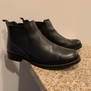 Aerosoles Black Chelsea boots size 7.5